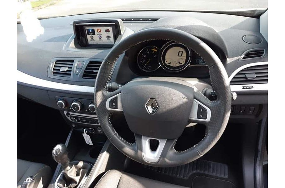 2012_renault_megane-pic-8604767789111724984-1024x768